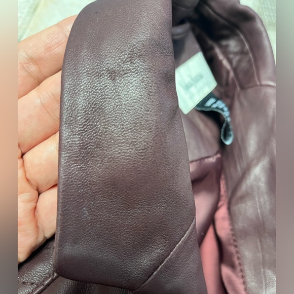 Neiman Marcus Classic cherry/brown 100% leather jacket. Quilted accents.  Sz L - Picture 7 of 8